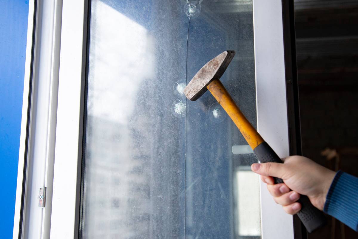 Noris Fensterfolien Sicherheitsfolien​ zu Ihrem Schutz   Splitterschutzfolien auch  für Schulen und Kindergärten.